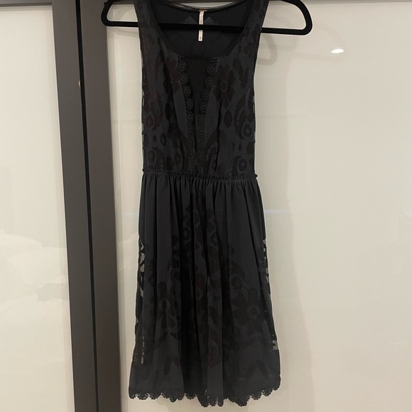 Black Free People keyhole back lace Dress - Picture 1 of 4